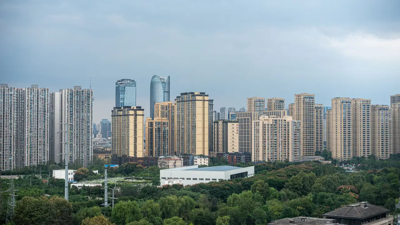 重庆思诺鑫解析继电器与传感器在自动化产线中的协同应用